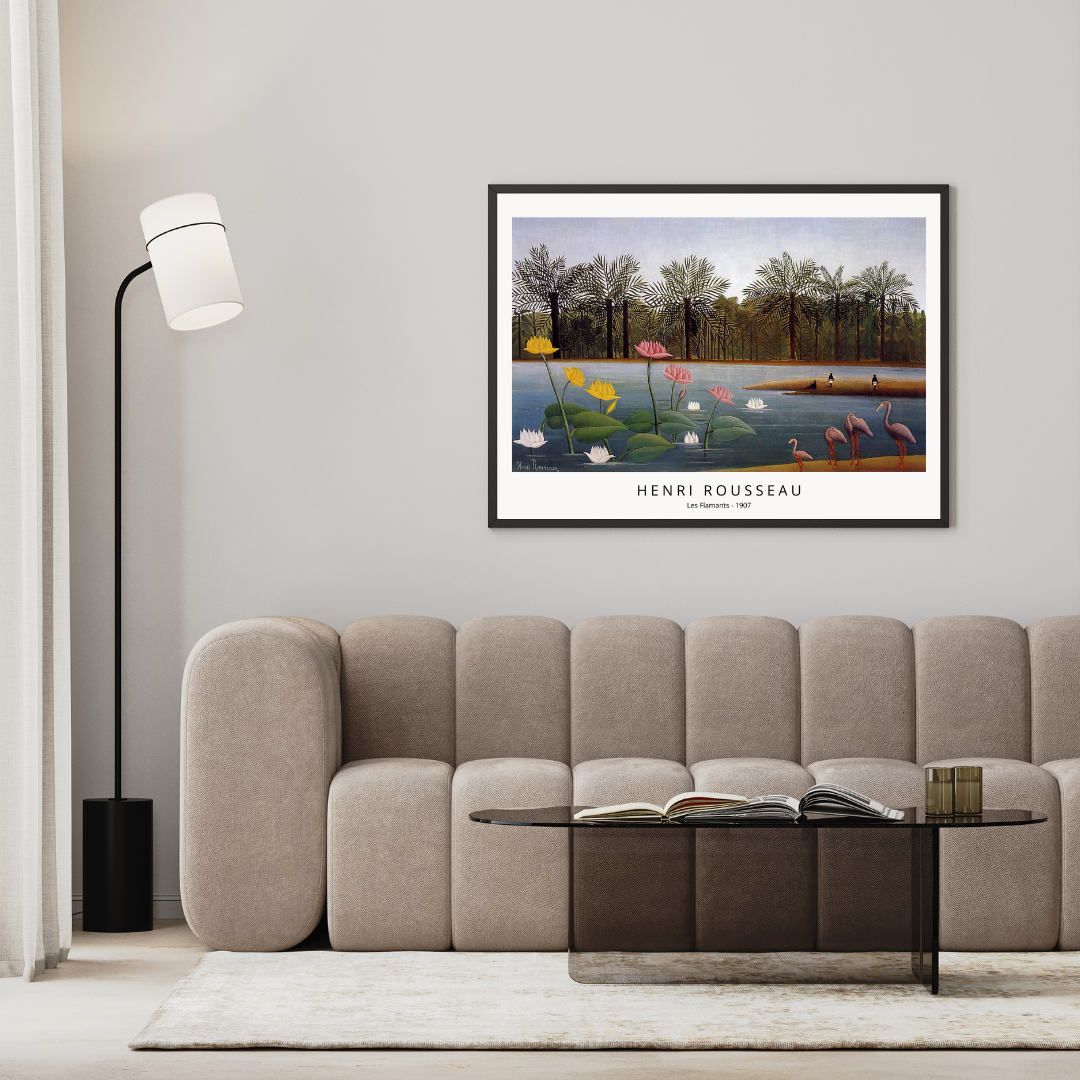 Poster di Henri Rousseau artista francesce The Flamingos I Fenicotteri Les Flamants 1907 versione galleria con bordi bianchi passpartout scritta sans serif stile moderno ideale per salotti moderni e case moderne dipinto botanico e animali